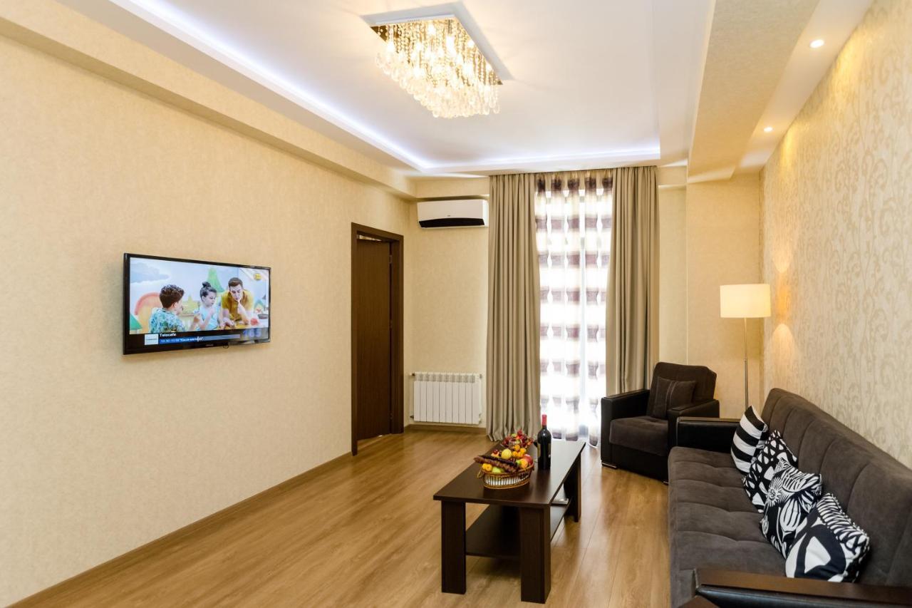 Tbilisi Two Bedroom Apartment Bagian luar foto