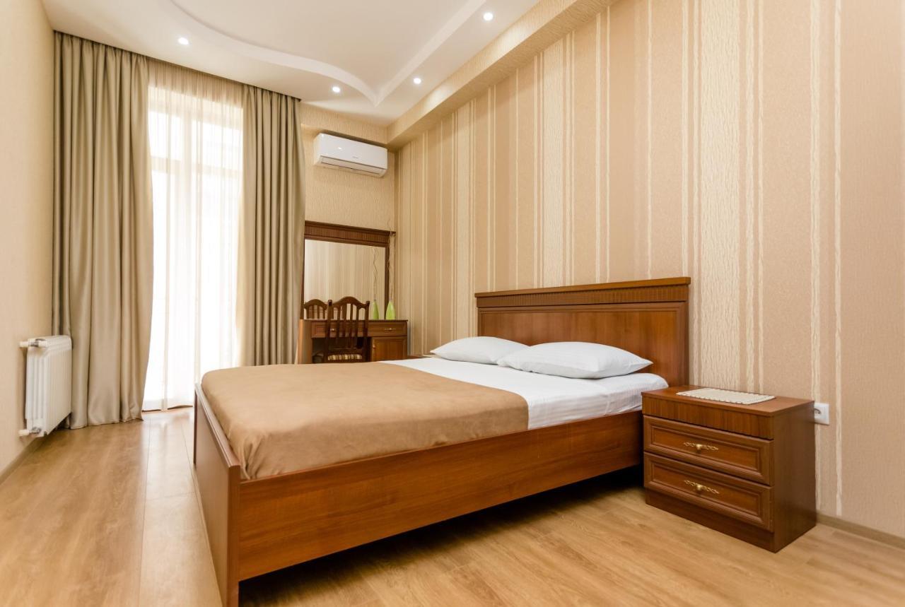 Tbilisi Two Bedroom Apartment Bagian luar foto