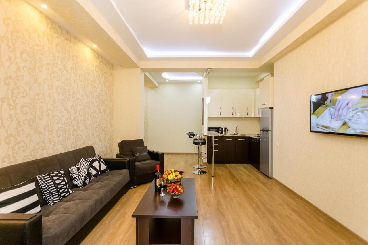 Tbilisi Two Bedroom Apartment Bagian luar foto