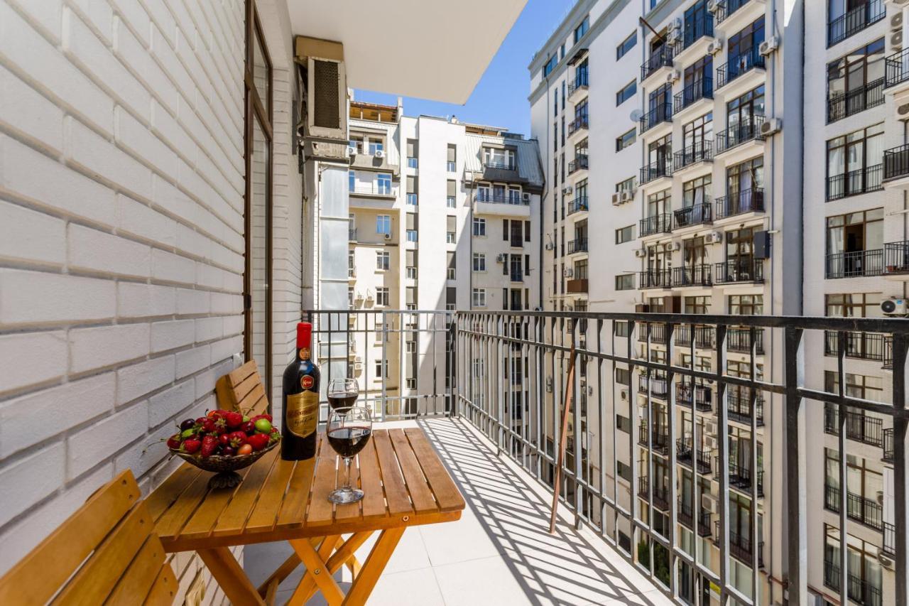 Tbilisi Two Bedroom Apartment Bagian luar foto
